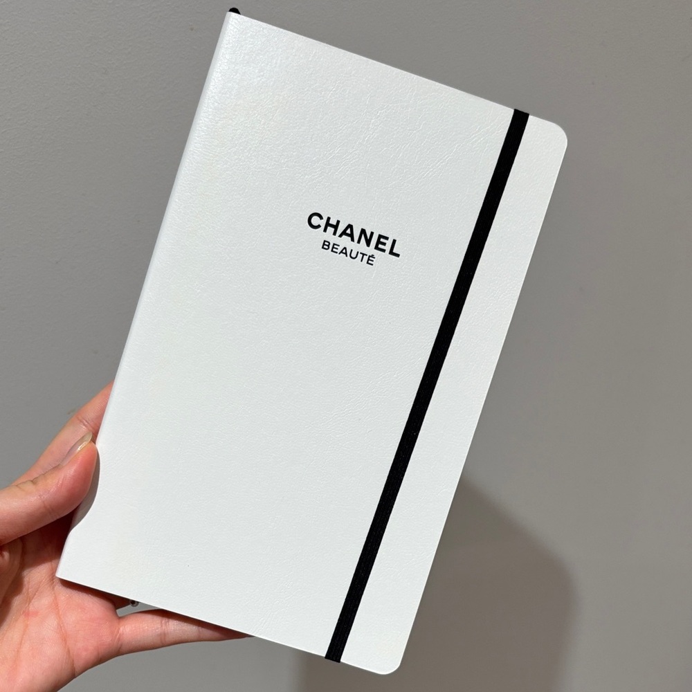 Chanel Beauté White Notebook with Black Accent